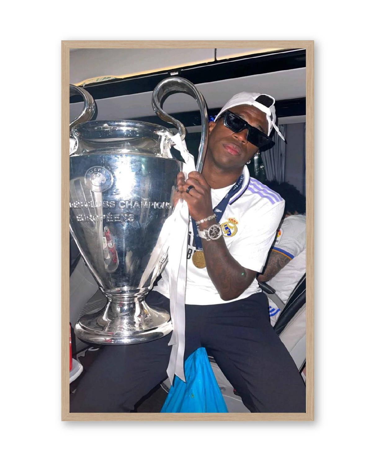 Vinícius Júnior with the cup
