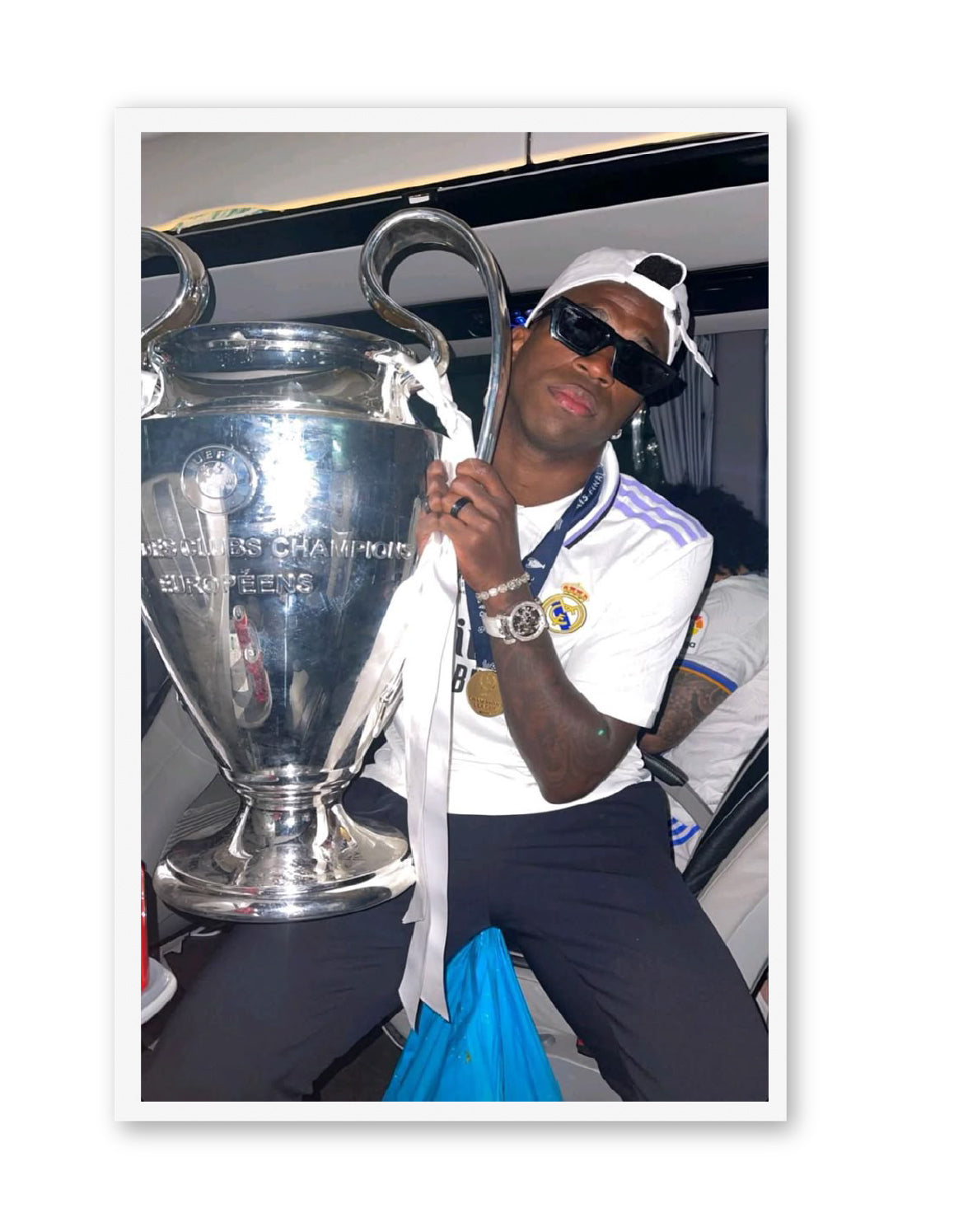 Vinícius Júnior with the cup